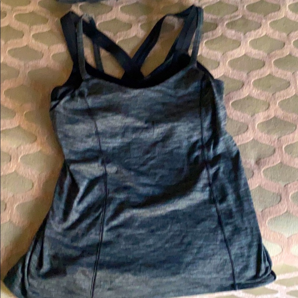 Lulu lemon tank size 8 light/ med support